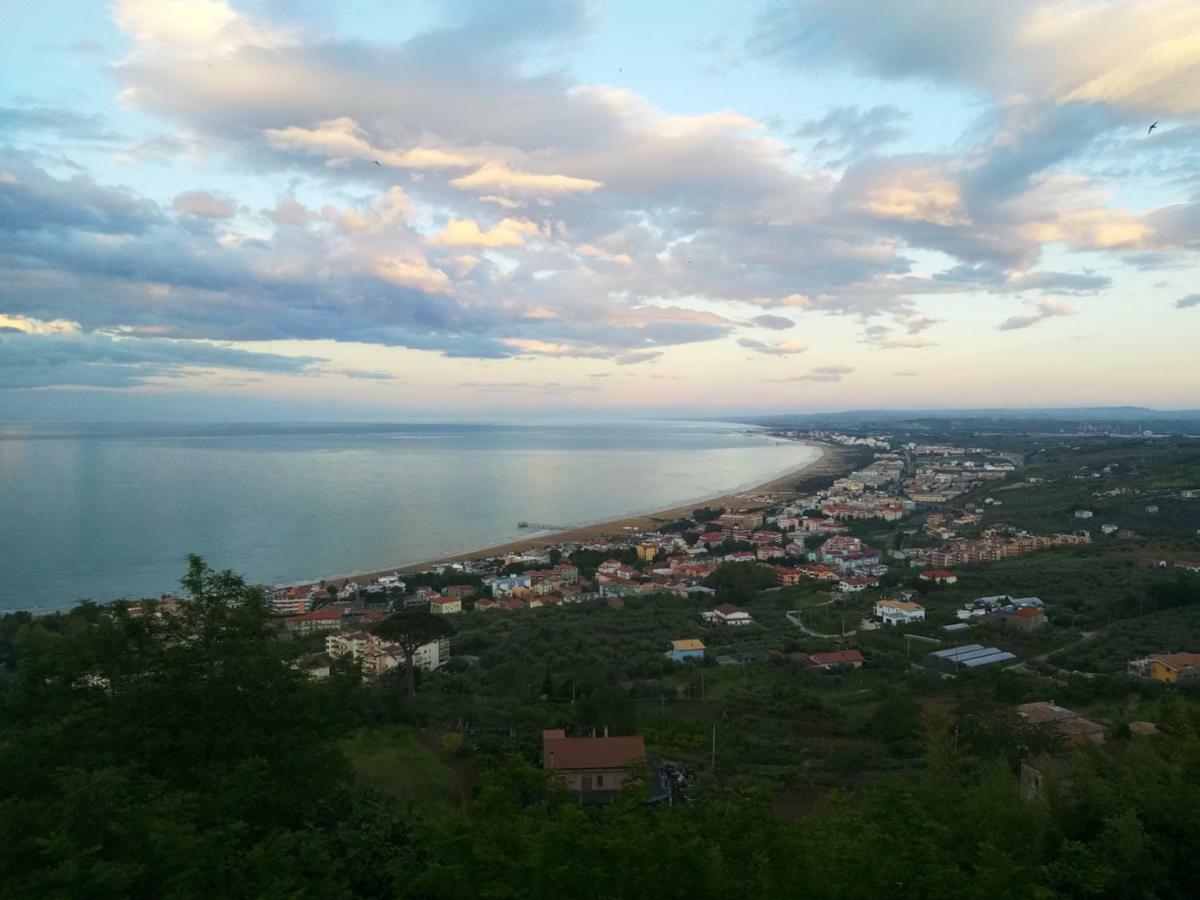 Io E La Mia Giulia Bed & Breakfast Vasto Eksteriør bilde